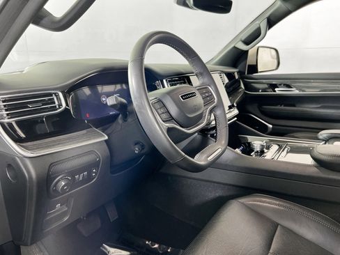 Used 2022 Jeep Wagoneer Series III image 9