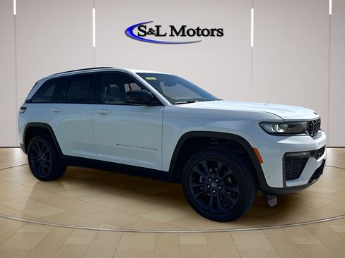 New 2026 Jeep Grand Cherokee Limited AWD/4WD image 12