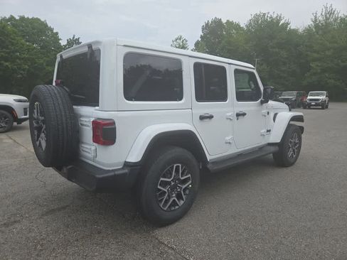 New 2026 Jeep Wrangler Unlimited Sahara AWD/4WD image 4