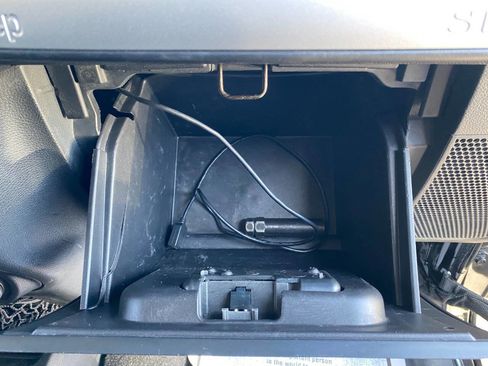 Used 2016 Jeep Wrangler Unlimited Sahara w/ Connectivity Group image 28