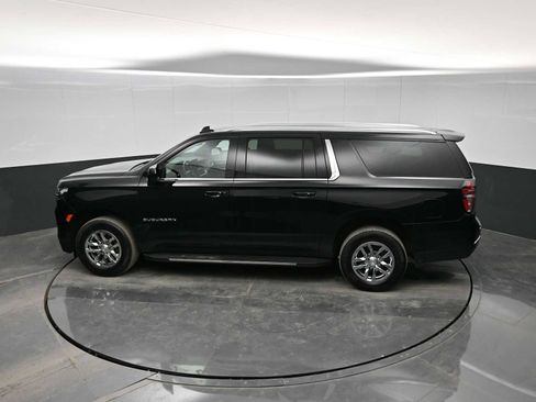 Used 2024 Chevrolet Suburban LT image 32