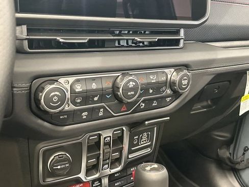 New 2026 Jeep Wrangler Unlimited Rubicon 392 image 28