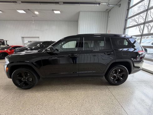 Used 2023 Jeep Grand Cherokee L Laredo image 19
