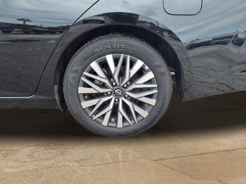 Used 2025 Nissan Altima 2.5 SV FWD image 25