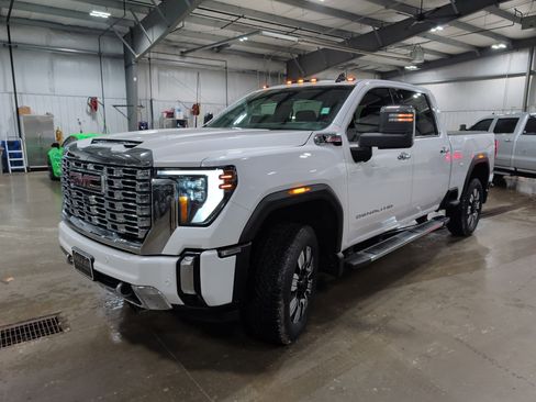 Used 2024 GMC Sierra 2500 Denali w/ Denali Reserve Package image 6
