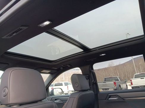 New 2026 GMC Acadia AT4 w/ LPO, Floor Liner Package AWD/4WD image 19