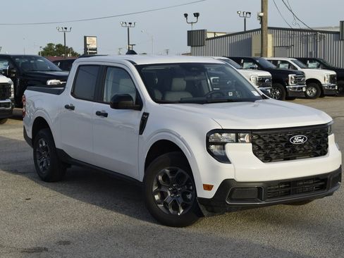 New 2025 Ford Maverick XLT w/ XLT Luxury Package image 3