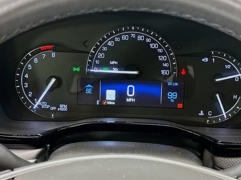 Used 2018 Cadillac XT5 Luxury w/ Driver Awareness Package FWD image 12