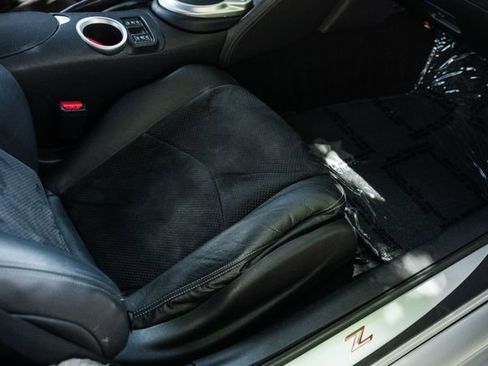 Used 2009 Nissan 370Z Touring w/ Sport Pkg image 63