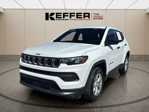 Used 2024 Jeep Compass Sport image 1