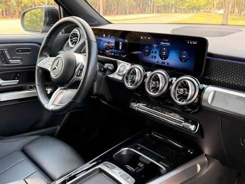 Certified 2024 Mercedes-Benz GLB 250 image 22