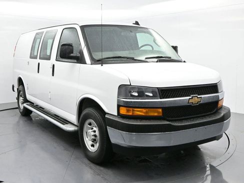 Used 2024 Chevrolet Express 2500 w/ Driver Convenience Package RWD image 2