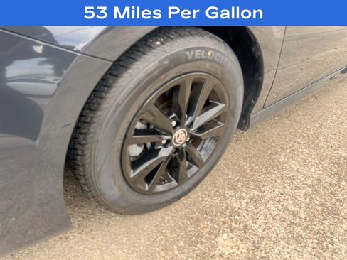 Used 2025 Toyota Camry LE FWD image 16