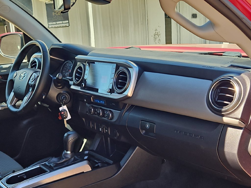 Used 2022 Toyota Tacoma SR5 RWD image 27