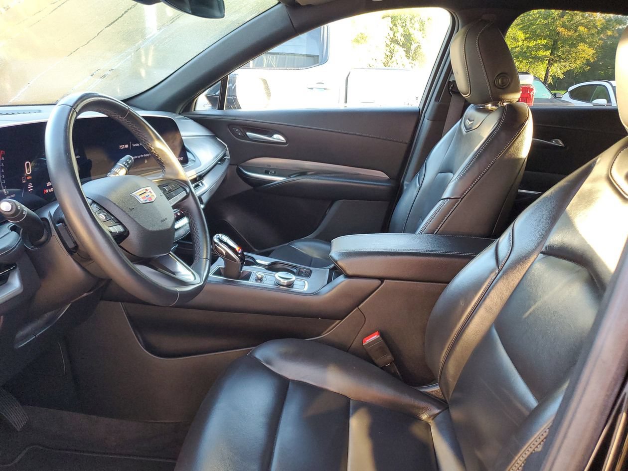 Used 2025 Cadillac XT4 Premium Luxury FWD image 18