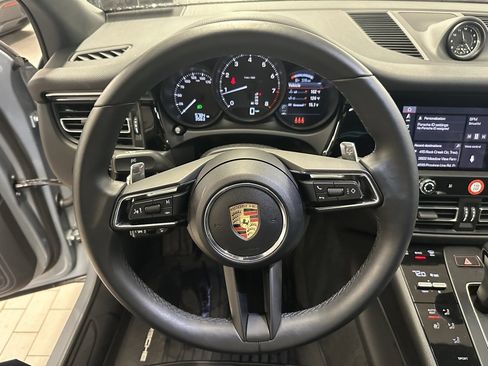 Certified 2025 Porsche Macan image 25