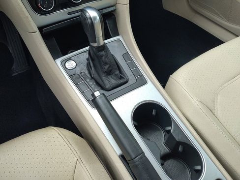 Used 2019 Volkswagen Passat 2.0T Wolfsburg image 26