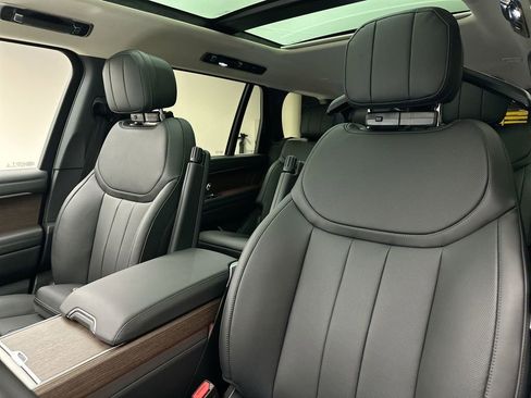 New 2026 Land Rover Range Rover Long Wheelbase SE AWD/4WD image 10