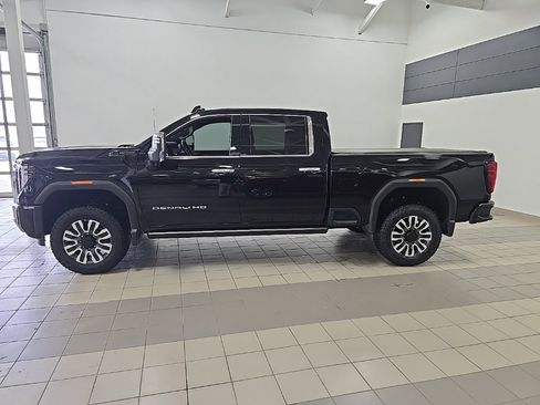 Used 2024 GMC Sierra 3500 Denali Ultimate image 2