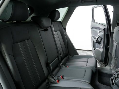 Certified 2025 Audi Q5 Premium w/ Convenience Package image 21