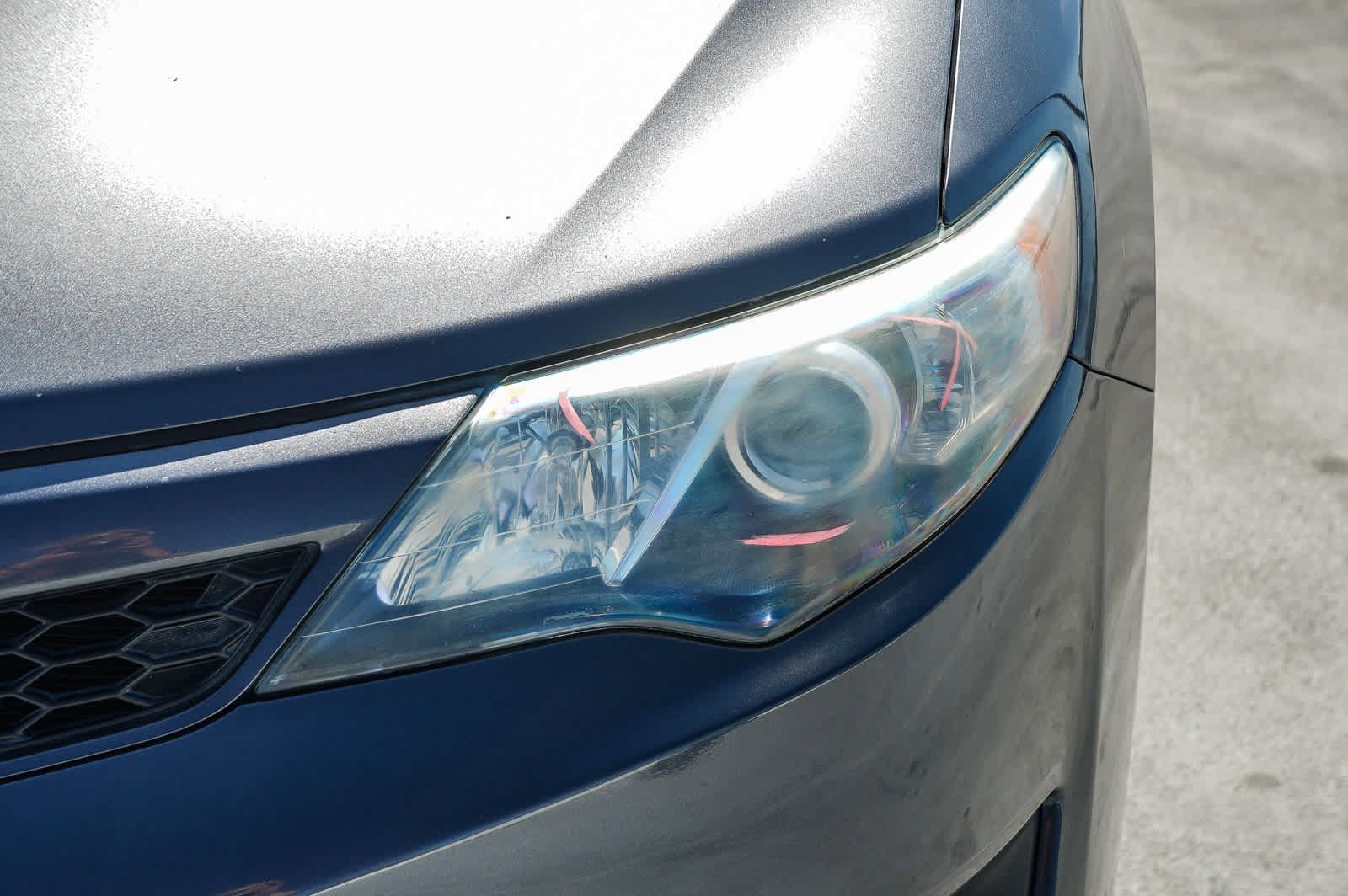 Used 2014 Toyota Camry SE FWD image 9
