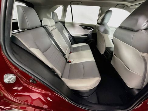 Used 2022 Toyota RAV4 Limited AWD/4WD image 29