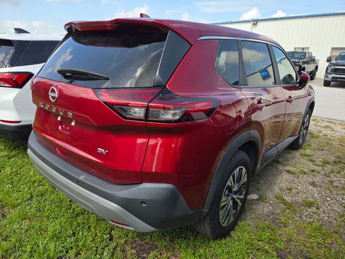 Used 2023 Nissan Rogue SV FWD image 3