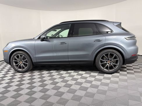 Certified 2026 Porsche Cayenne AWD/4WD image 2