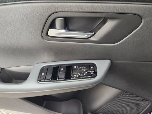 New 2026 Nissan Leaf S+ w/ Floor Mat Package (S+) image 9