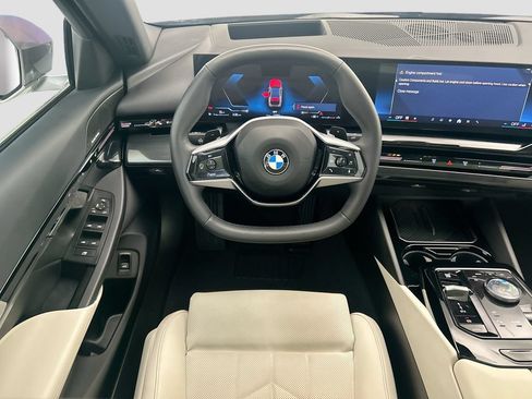 Used 2025 BMW 530i w/ Premium Package RWD image 12