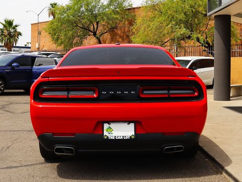 Used 2018 Dodge Challenger SXT RWD image 10
