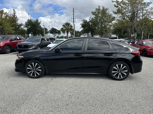 Used 2024 Honda Civic EX-L image 3