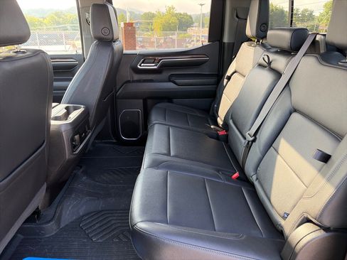 Used 2024 Chevrolet Silverado 1500 RST AWD/4WD image 19