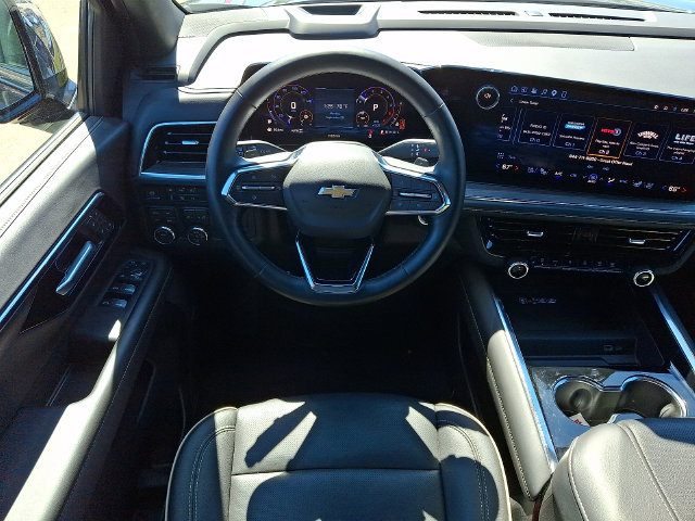 Used 2026 Chevrolet Suburban Premier AWD/4WD image 11