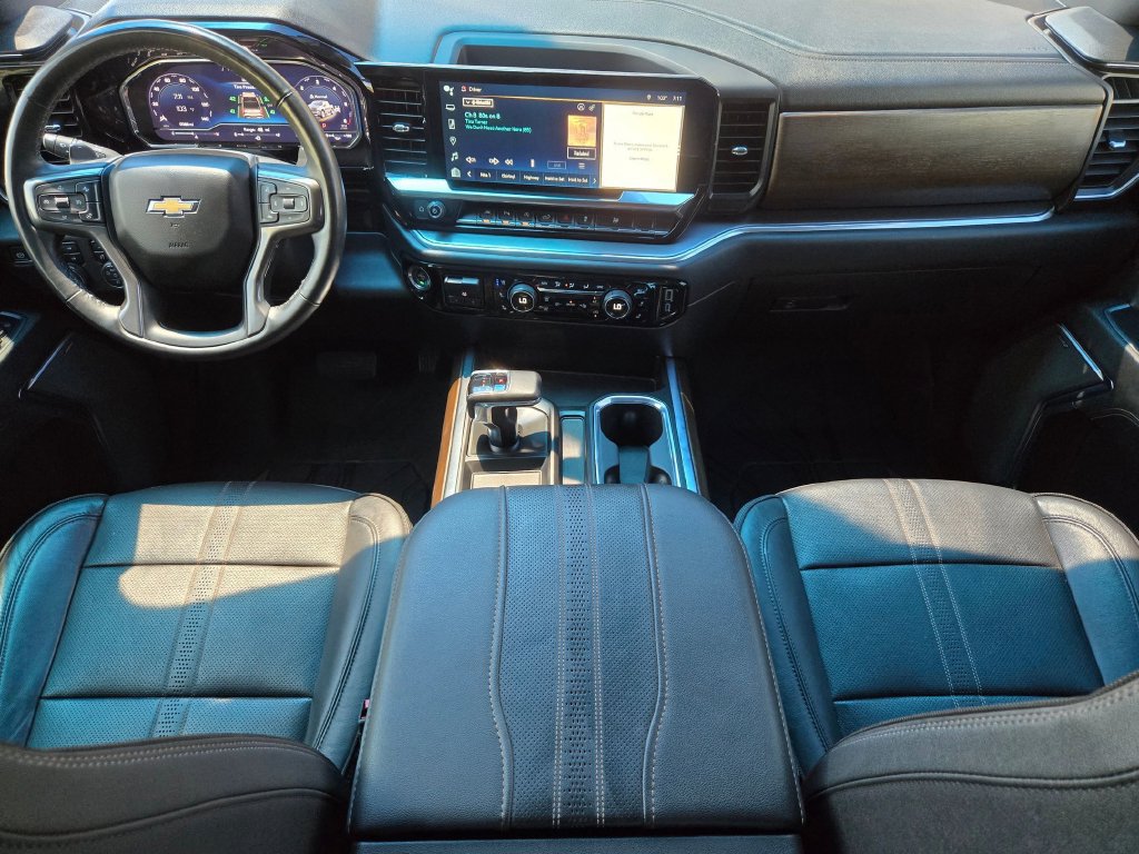 Used 2024 Chevrolet Silverado 1500 High Country w/ High Country Premium Package AWD/4WD image 16
