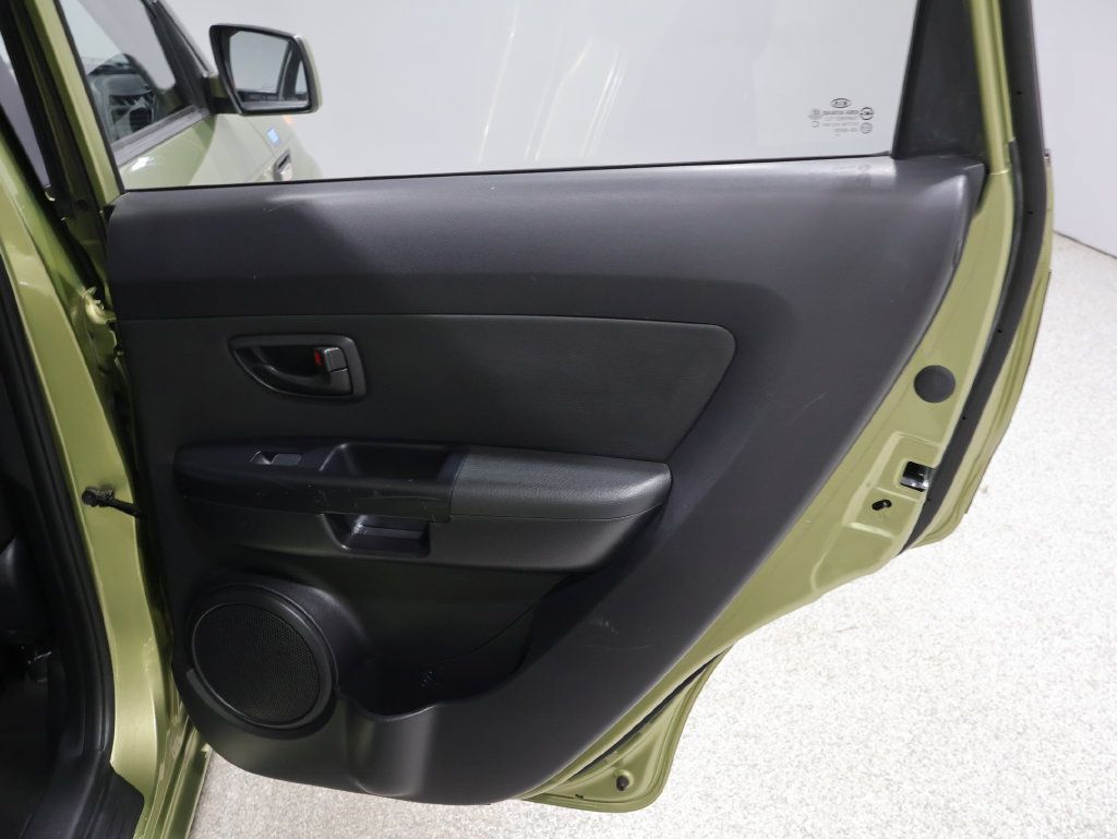 Used 2012 Kia Soul FWD image 24