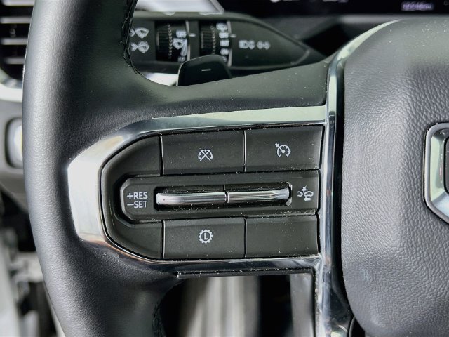 Used 2026 GMC Acadia Elevation w/ Elevation Premium Package AWD/4WD image 13