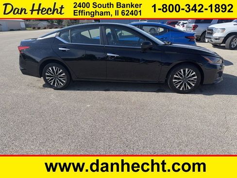 Used 2025 Nissan Altima 2.5 SV FWD image 1