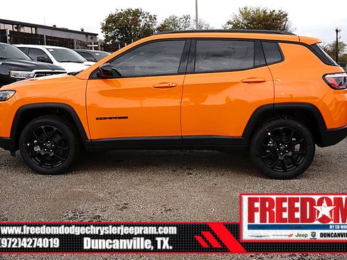 New 2026 Jeep Compass Latitude image 2