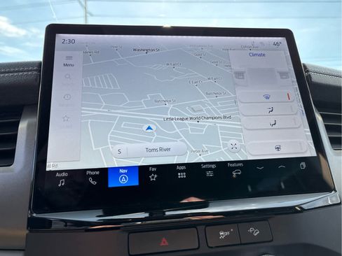 Used 2023 Ford Expedition XLT image 19