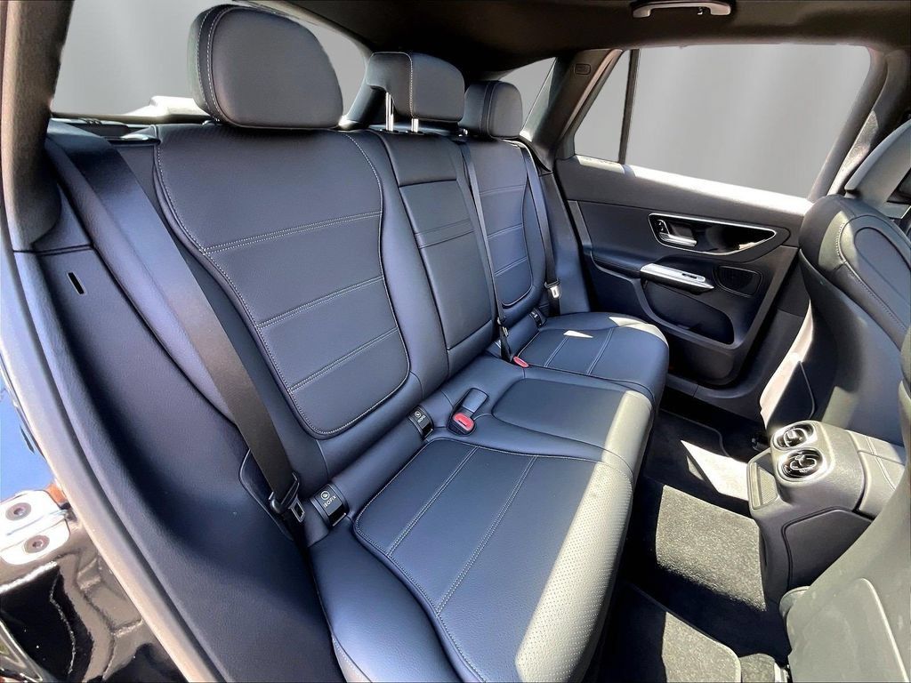 Used 2026 Mercedes-Benz GLC 300 image 25
