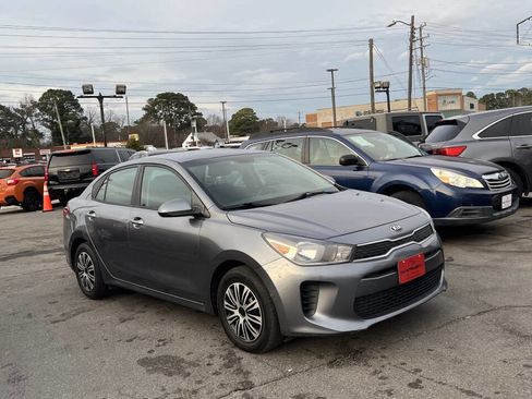 Used 2019 Kia Rio S image 5