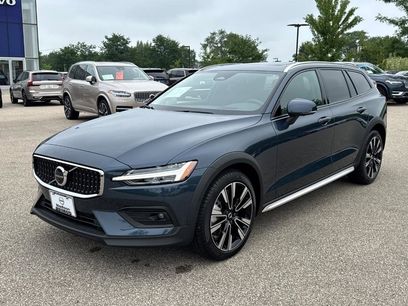 Certified 2025 Volvo V60 B5 Cross Country Ultra w/ Protection Package Premier