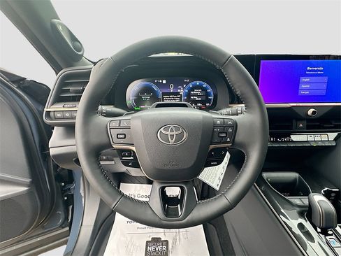 New 2025 Toyota Crown Signia image 11