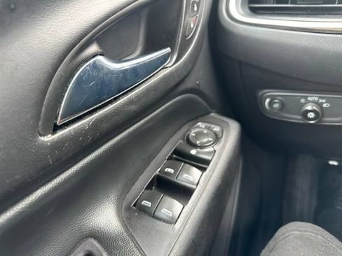 Used 2018 Chevrolet Equinox LT FWD image 37