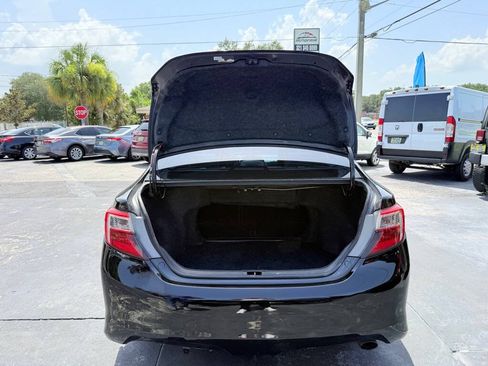 Used 2012 Toyota Camry SE FWD image 6