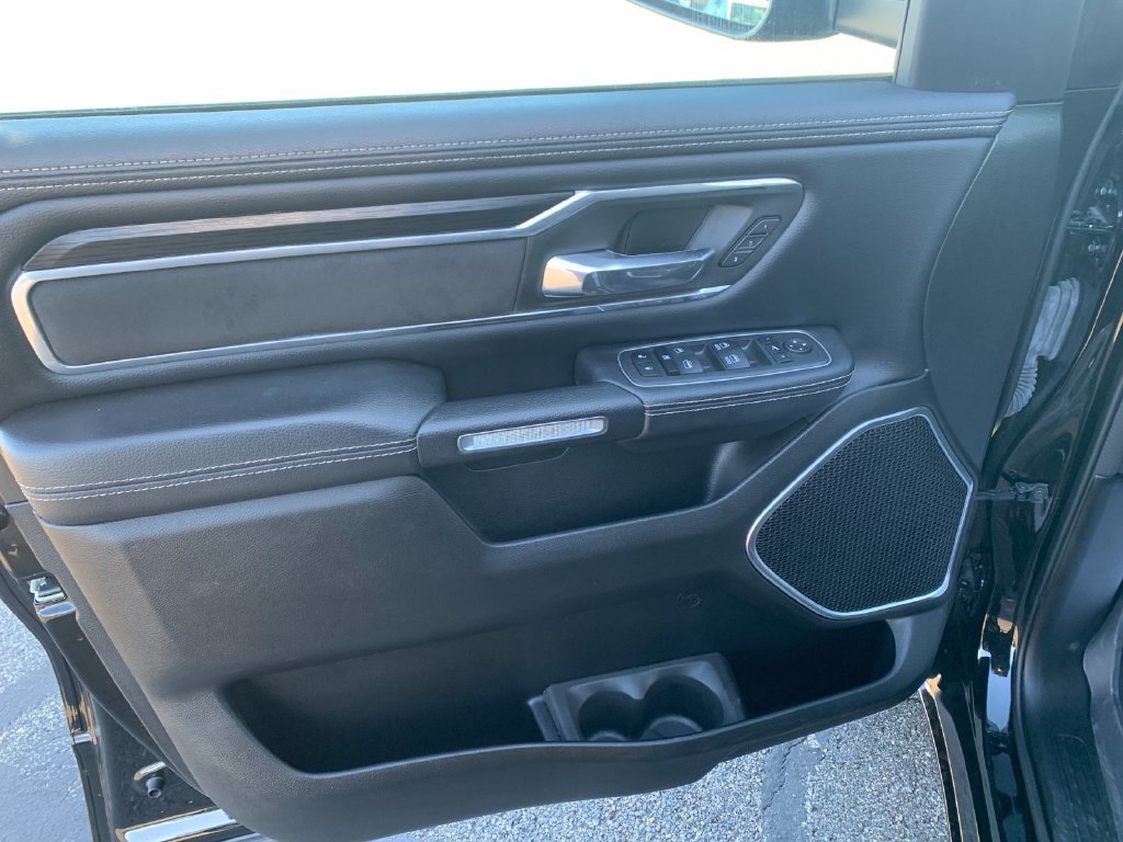 Used 2023 RAM 1500 Laramie AWD/4WD image 12