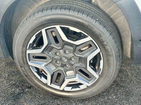 Used 2021 Hyundai Santa Fe Limited w/ Cargo Package image 9