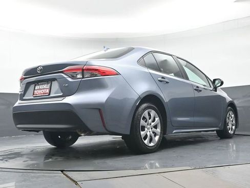 Used 2023 Toyota Corolla LE image 29
