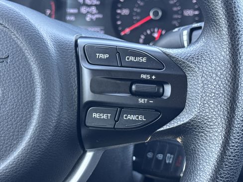 Used 2022 Kia Rio S FWD image 5